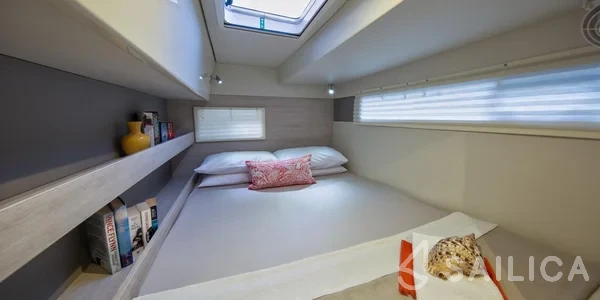 Leopard 434 - 4 + 2 cab. - Yacht Charter Sailica