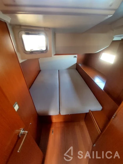Oceanis 51.1 - Yacht Charter Sailica