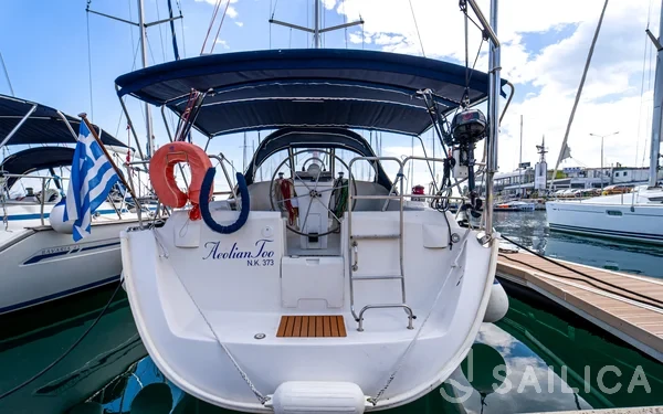 Oceanis 393 - Yacht Charter Sailica