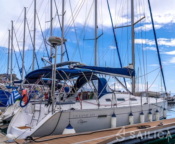 Oceanis 393 - Yacht Charter Sailica