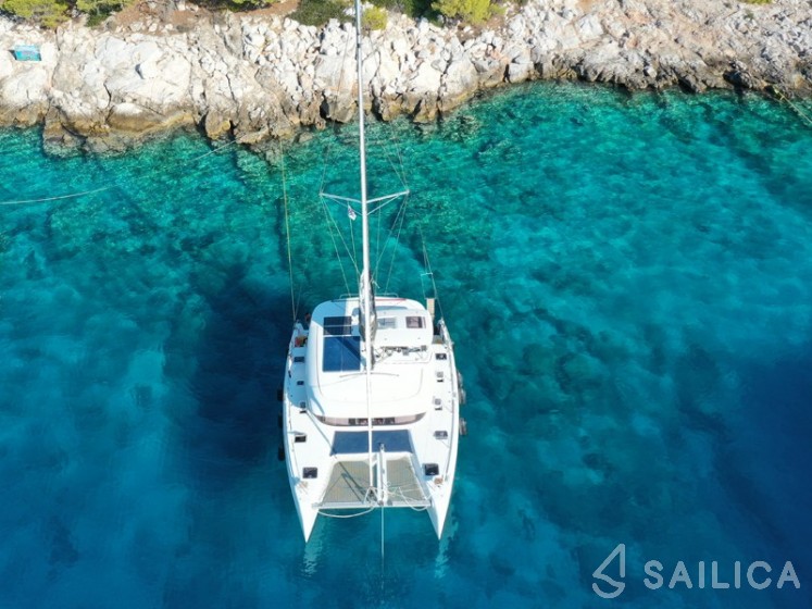Lagoon 42 - Yacht Charter Sailica