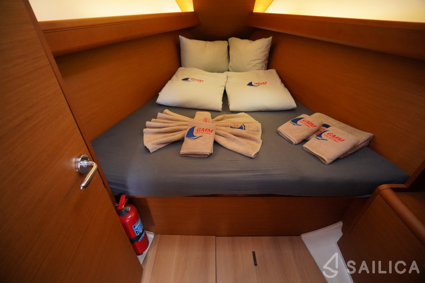 Sun Odyssey 389 - Yacht Charter Sailica
