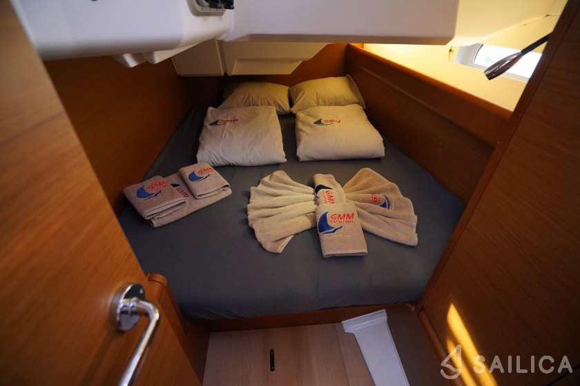 Sun Odyssey 389 - Yacht Charter Sailica