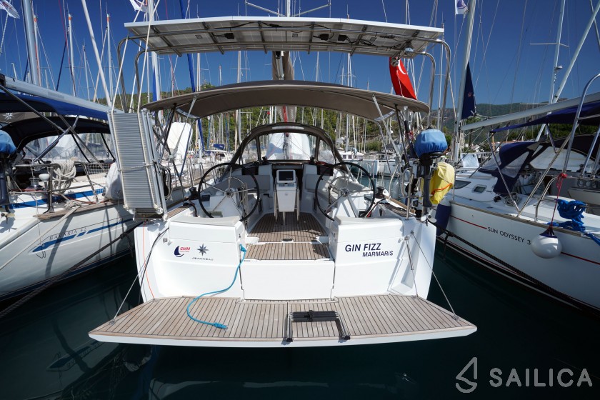 Sun Odyssey 389 - Yacht Charter Sailica