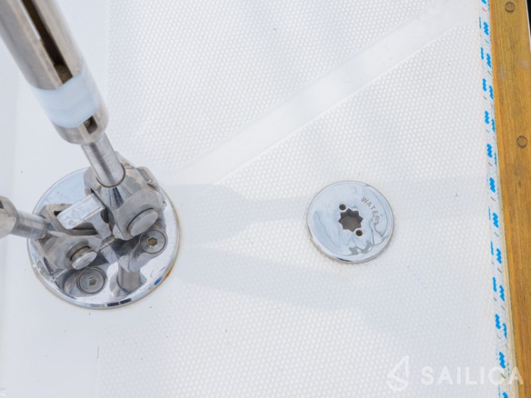 Elan 514 Impression - Yacht Charter Sailica