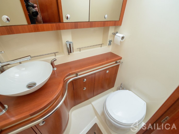 Elan 514 Impression - Yacht Charter Sailica