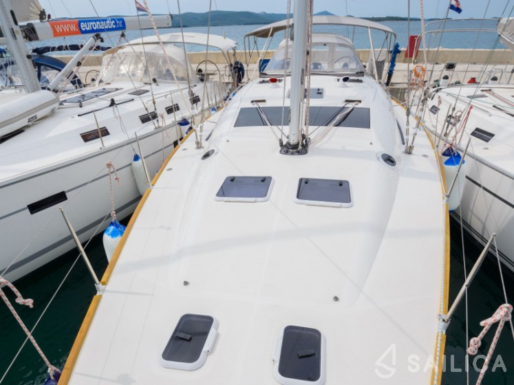 Elan 514 Impression - Yacht Charter Sailica