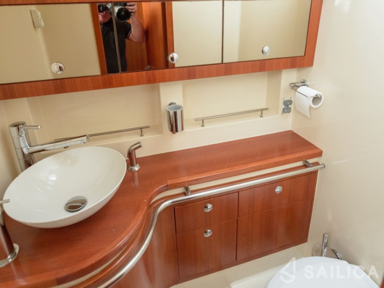 Elan 514 Impression - Yacht Charter Sailica