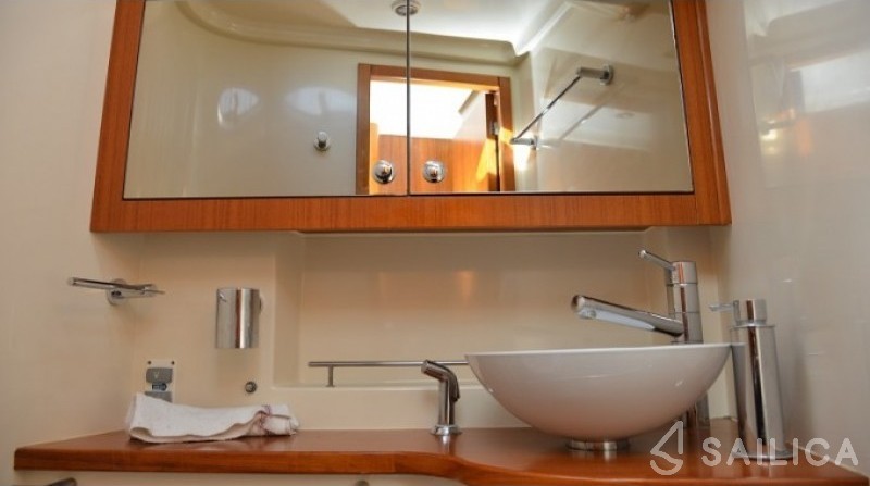 Elan 514 Impression - Yacht Charter Sailica