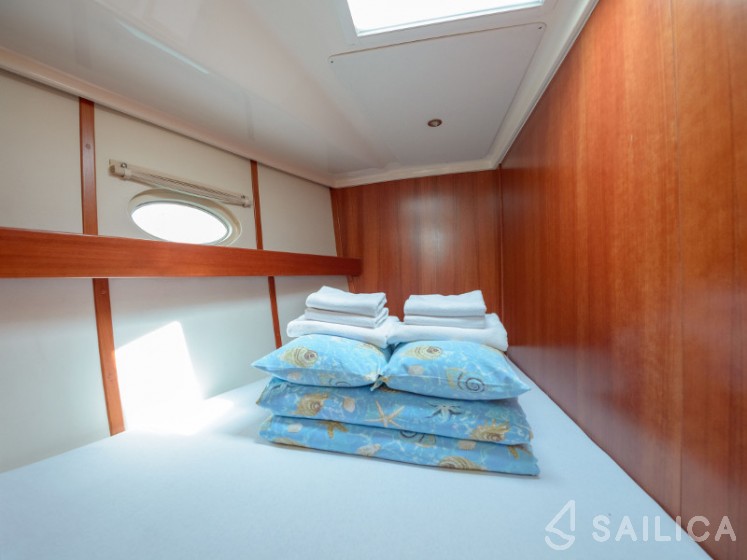 Elan 514 Impression - Yacht Charter Sailica