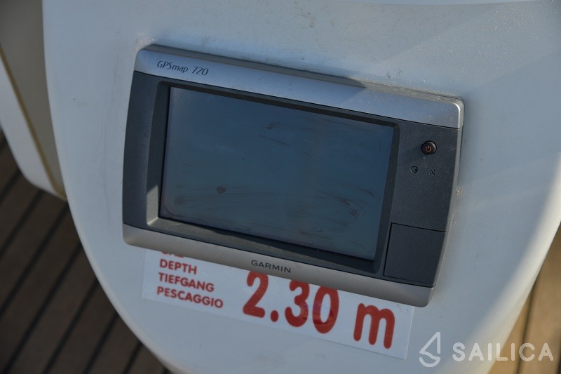 Sun Odyssey 42 i - Yacht Charter Sailica