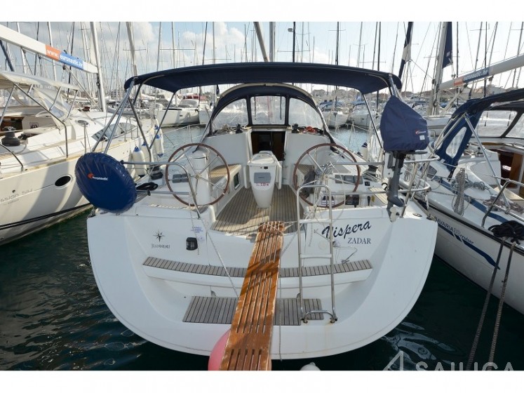 Sun Odyssey 42 i - Yacht Charter Sailica