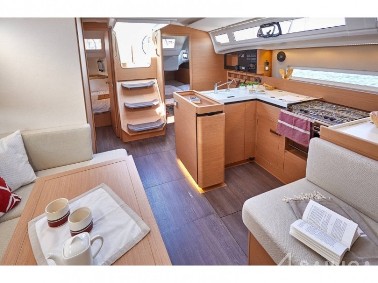 Sun Odyssey 410 - Yacht Charter Sailica