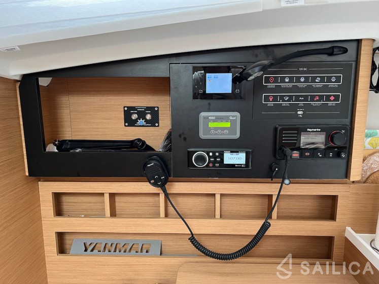 Sun Odyssey 410 - Yacht Charter Sailica