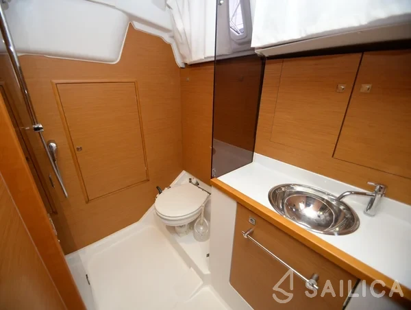 Sun Odyssey 379 - Yacht Charter Sailica
