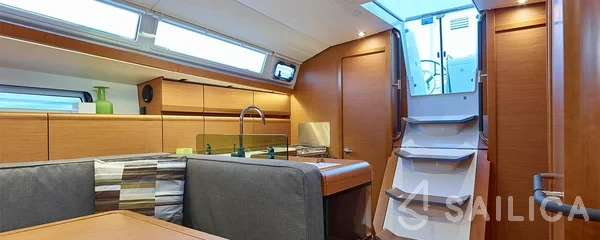 Sun Odyssey 419 - Yacht Charter Sailica