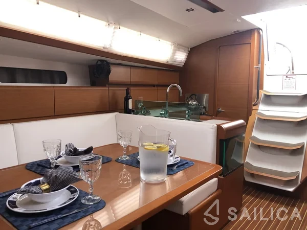 Sun Odyssey 419 - Yacht Charter Sailica