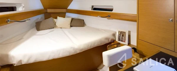 Sun Odyssey 419 - Yacht Charter Sailica