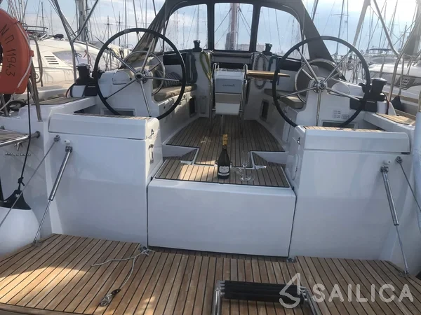 Sun Odyssey 419 - Yacht Charter Sailica