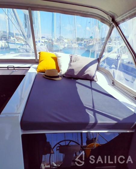 Oceanis 51.1 - Yacht Charter Sailica