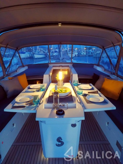 Oceanis 51.1 - Yacht Charter Sailica