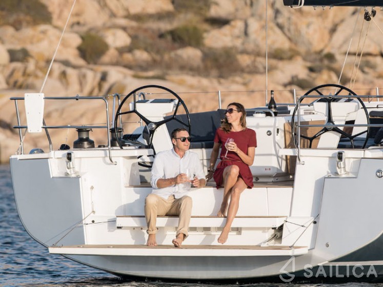 Oceanis 51.1 - Yacht Charter Sailica