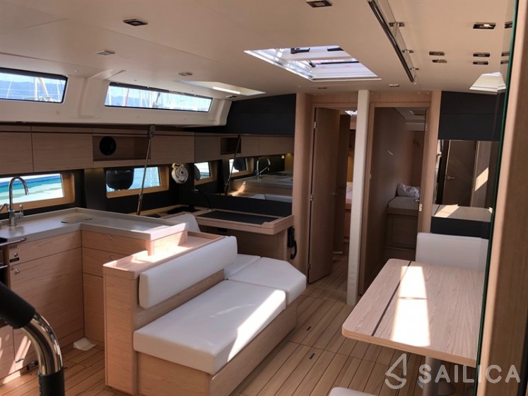 Oceanis 51.1 - Yacht Charter Sailica