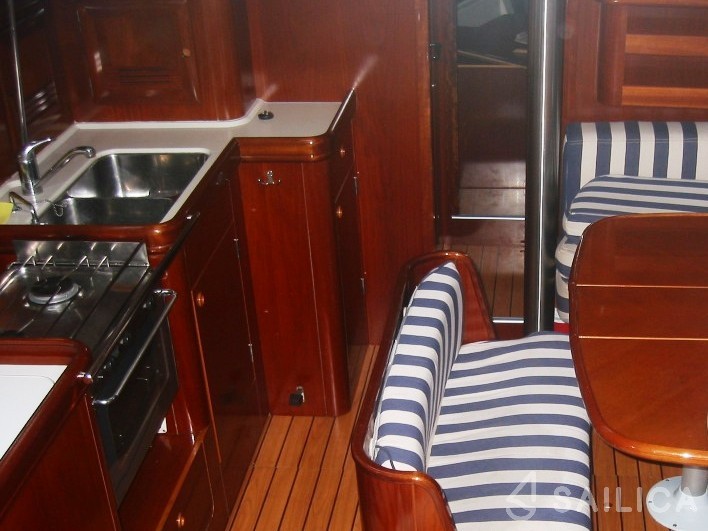 Oceanis 411 Clipper - Yacht Charter Sailica