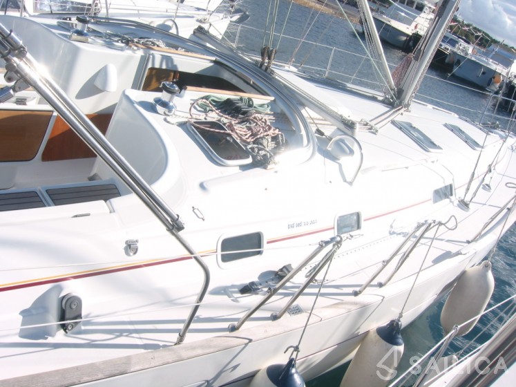 Oceanis 411 Clipper - Yacht Charter Sailica