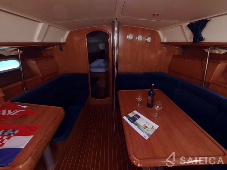 Sun Odyssey 40 - Yacht Charter Sailica