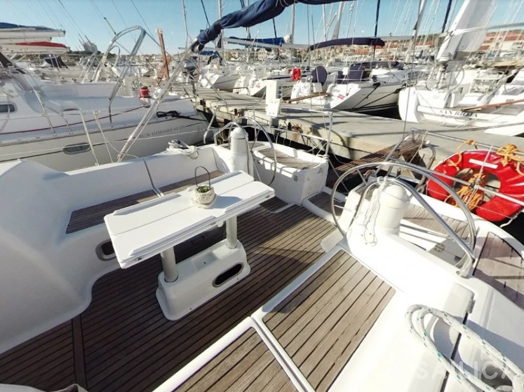 Sun Odyssey 40 - Yacht Charter Sailica