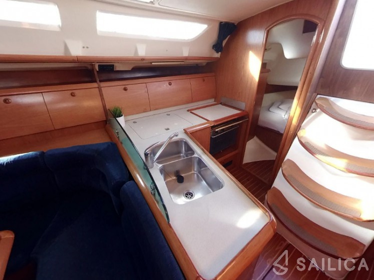 Sun Odyssey 40 - Yacht Charter Sailica
