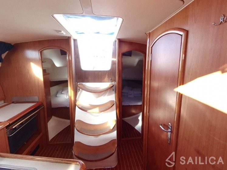 Sun Odyssey 40 - Yacht Charter Sailica