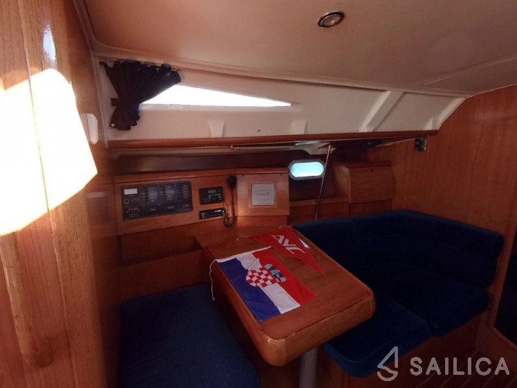 Sun Odyssey 40 - Yacht Charter Sailica