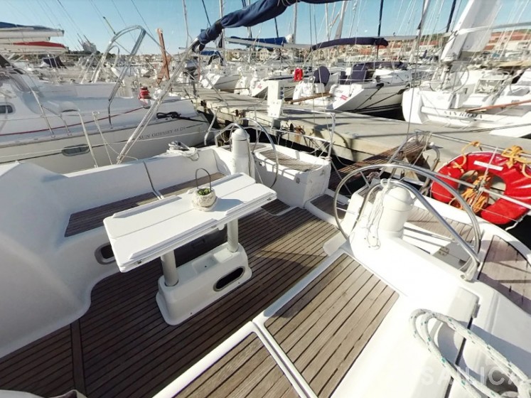 Sun Odyssey 40 - Yacht Charter Sailica