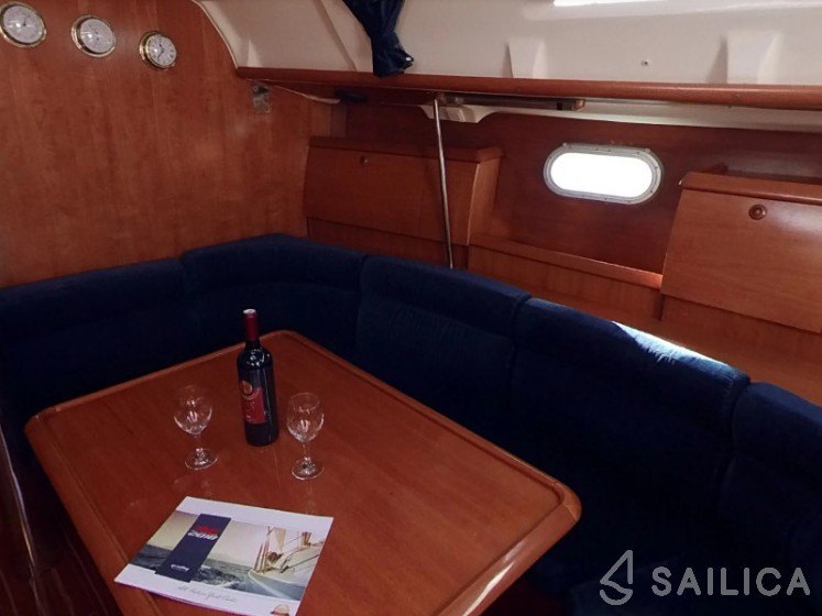 Sun Odyssey 40 - Yacht Charter Sailica