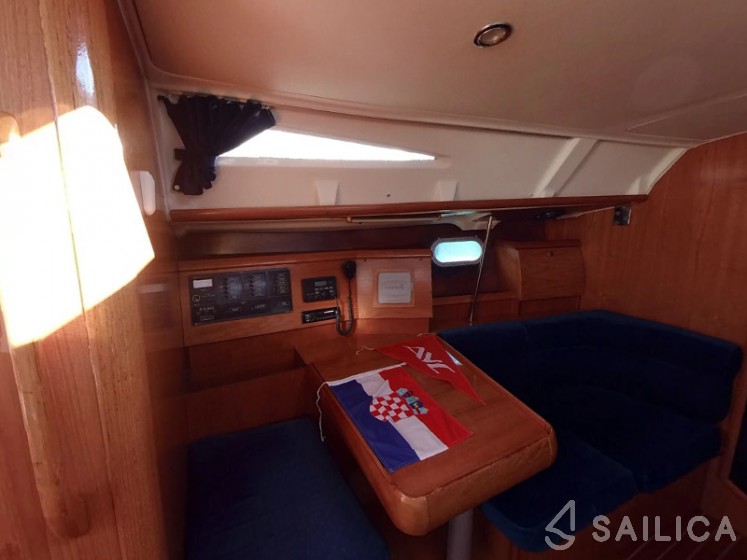 Sun Odyssey 40 - Yacht Charter Sailica