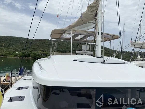 Lagoon 52F - Yacht Charter Sailica