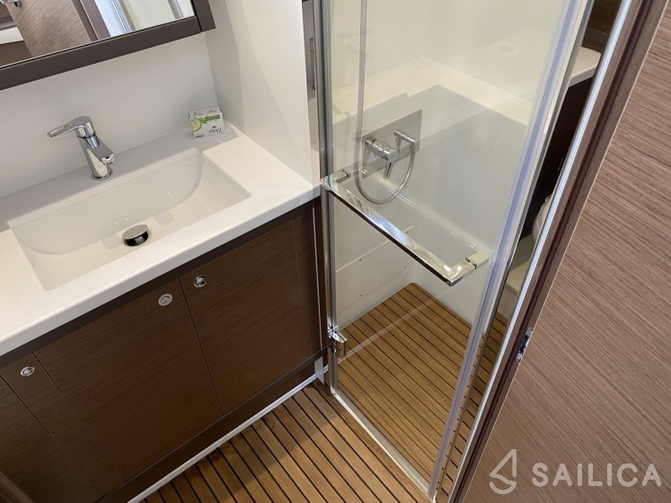 Lagoon 52F - Yacht Charter Sailica