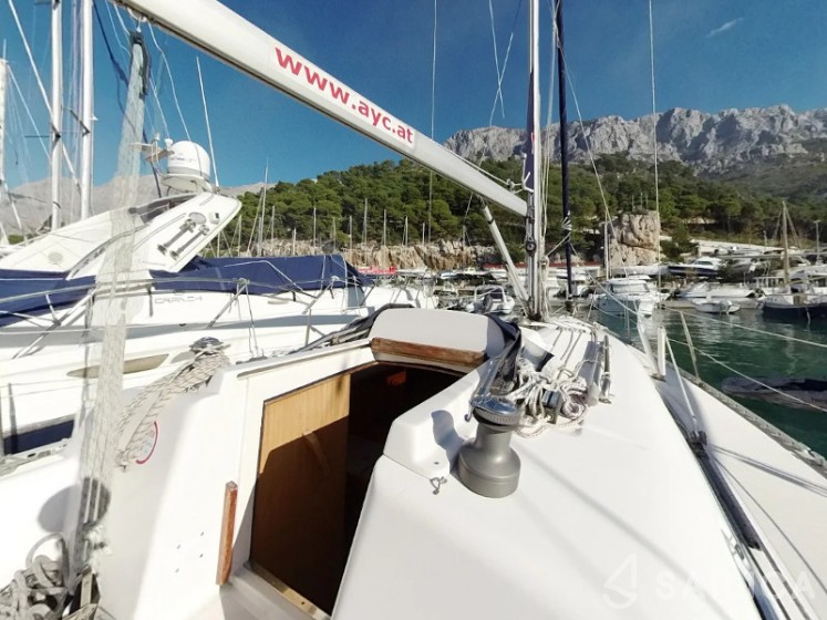 Elan 333 - Yacht Charter Sailica