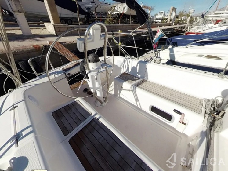 Elan 333 - Yacht Charter Sailica