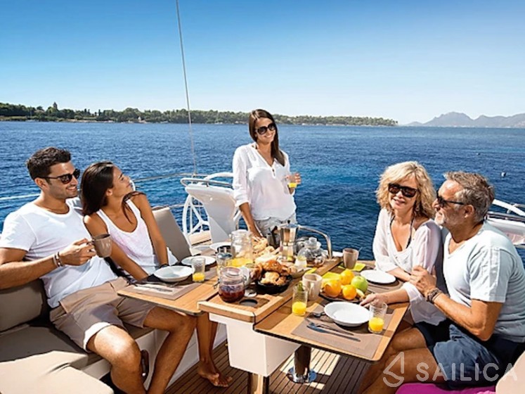 Bavaria 46 Cruiser - Yacht Charter Sailica