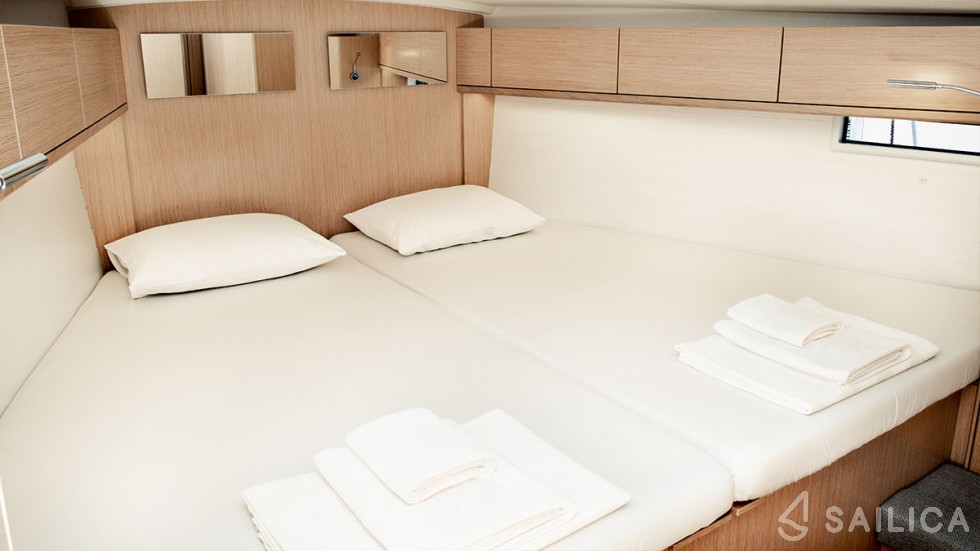 Bavaria 46 Cruiser - Yacht Charter Sailica