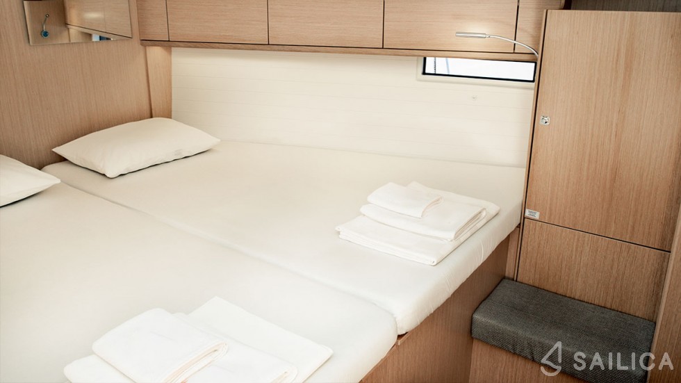 Bavaria 46 Cruiser - Yacht Charter Sailica