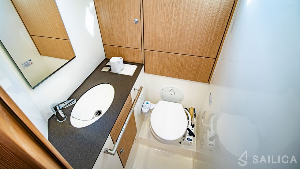 Bavaria 46 Cruiser - Yacht Charter Sailica