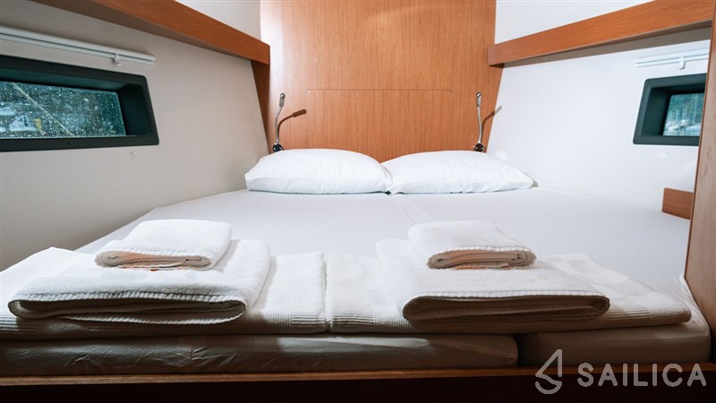 Bavaria C42 - Yacht Charter Sailica