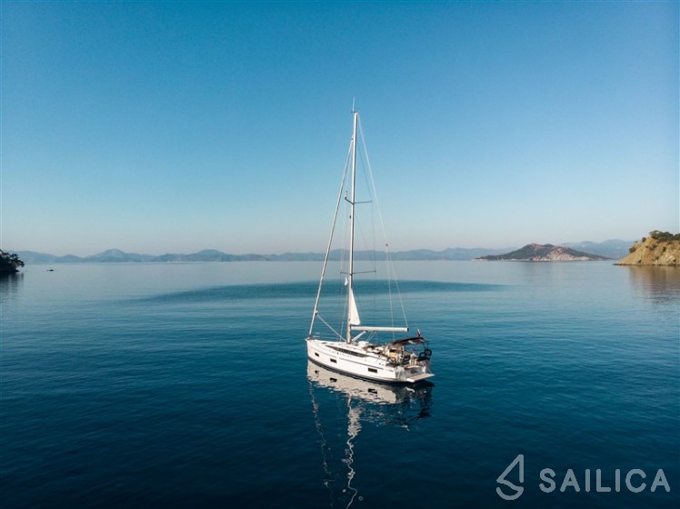 Bavaria C42 - Yacht Charter Sailica