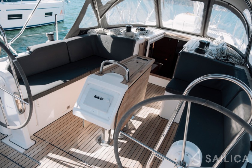 Bavaria C42 - Yacht Charter Sailica