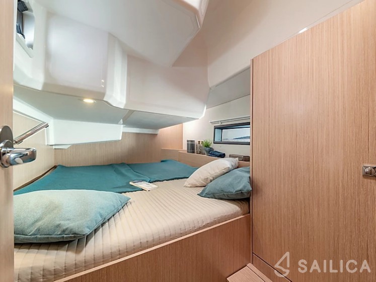 Bavaria C42 - Yacht Charter Sailica