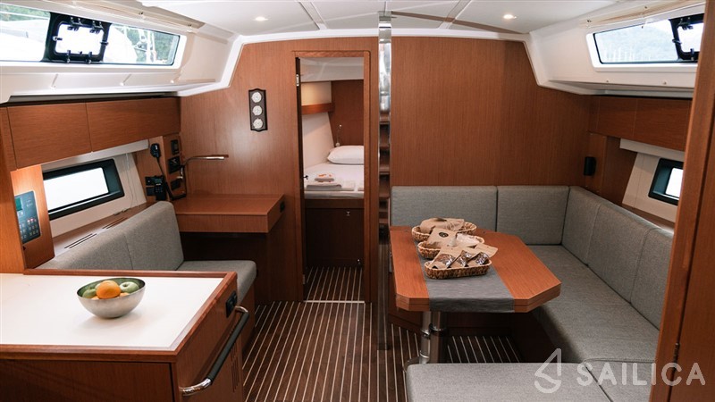 Bavaria C42 - Yacht Charter Sailica